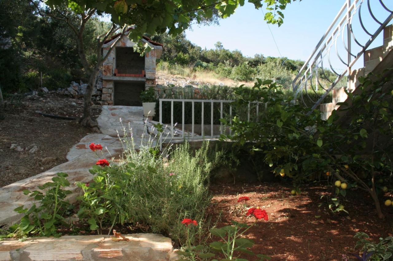 Apartament By The Sea Cove Zarace - Gdinj, Hvar - 4598 Gdinj
